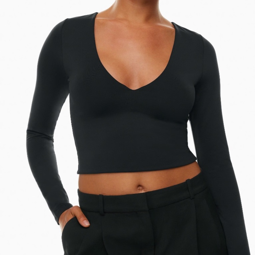 Babaton V-Neck Longsleeve in Black